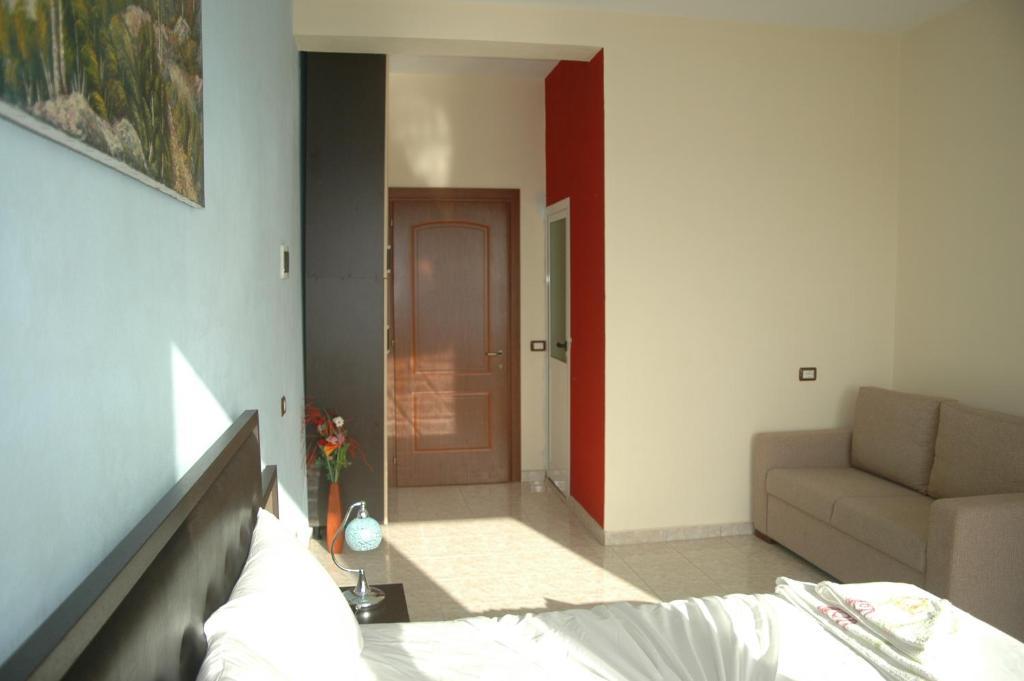 Hotel Aleksandrus Jardin Durrës Quarto foto